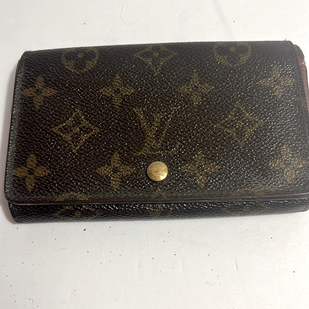 Authentic Louis Vuitton snap wallet